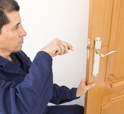 Town Center Locksmith Shop Oregonia, OH 513-327-8999 Town Center Locksmith Shop Oregonia, OH 513-327-8999